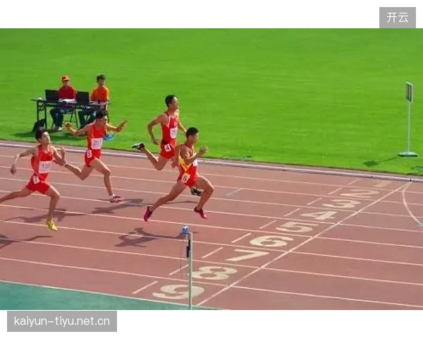 短跑专项组在起跑区加强练习，动作连贯性改善